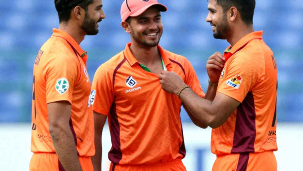सिलहट टेस्ट से पहले बांग्लादेश को झटका: सिर पर चोट के बाद मोमिनुल हक़ का खेलना संदिग्ध, जाकेर अली अनिक कॉन्कशन सब्स्टिट्यूट